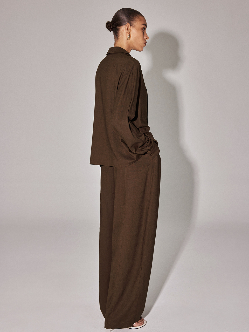 Anewsta Essential Women's Autumn/Winter New Fashion Modern Lapel Long Sleeve Shirt And Wide Leg Pants 2 Pieces Set, Women's Brown Linen 2 Pieces Set, Women's Casual Wear, Women's Commute Office, Home Leisure, Outing Shopping Outfit, Fall Clothes For Women