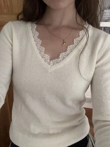 Flirla 女款秋冬休閒優雅年輕百搭蕾絲飾邊拼接軟挺修身針織毛衣 日常晚餐穿搭 藍白配色 - 米色 - 查看 3