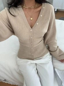 Serisse 女士纯色纽扣修身针织开衫，休闲日常穿着，适合秋冬季节、新年等季节，是女士冬季毛衣的理想之选。 - 杏色 - 查看 6