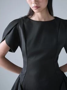 STILLVEA. 義式風格女款短袖圓領鬱金香鏤空下擺公主短洋裝，優雅時尚老錢風夏季洋裝 - 黑色 - 查看 5