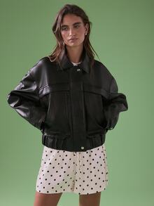 STILLVEA. Retro amerikanischer Stil kurze Lederjacke für Frauen, lässiges Design Motorradjacke mit hochwertigem Gefühl - Schwarz - Übersicht 1