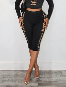 SHEIN BamGlam New Autumn-Winter Women's Shorts, With A Side Buckle Design Featuring Interlocking Eyelets, Street Style, Cool Girl Outfit, Suitable For - Black - View 4