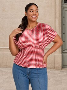 ELLERISSA Atasan Peplum Leher Bulat Lengan Pendek Motif Kotak-kotak Merah Ukuran Besar dengan Pinggang Berkerut - Merah - View 4