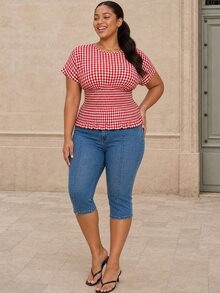 ELLERISSA Atasan Peplum Leher Bulat Lengan Pendek Motif Kotak-kotak Merah Ukuran Besar dengan Pinggang Berkerut - Merah - View 5