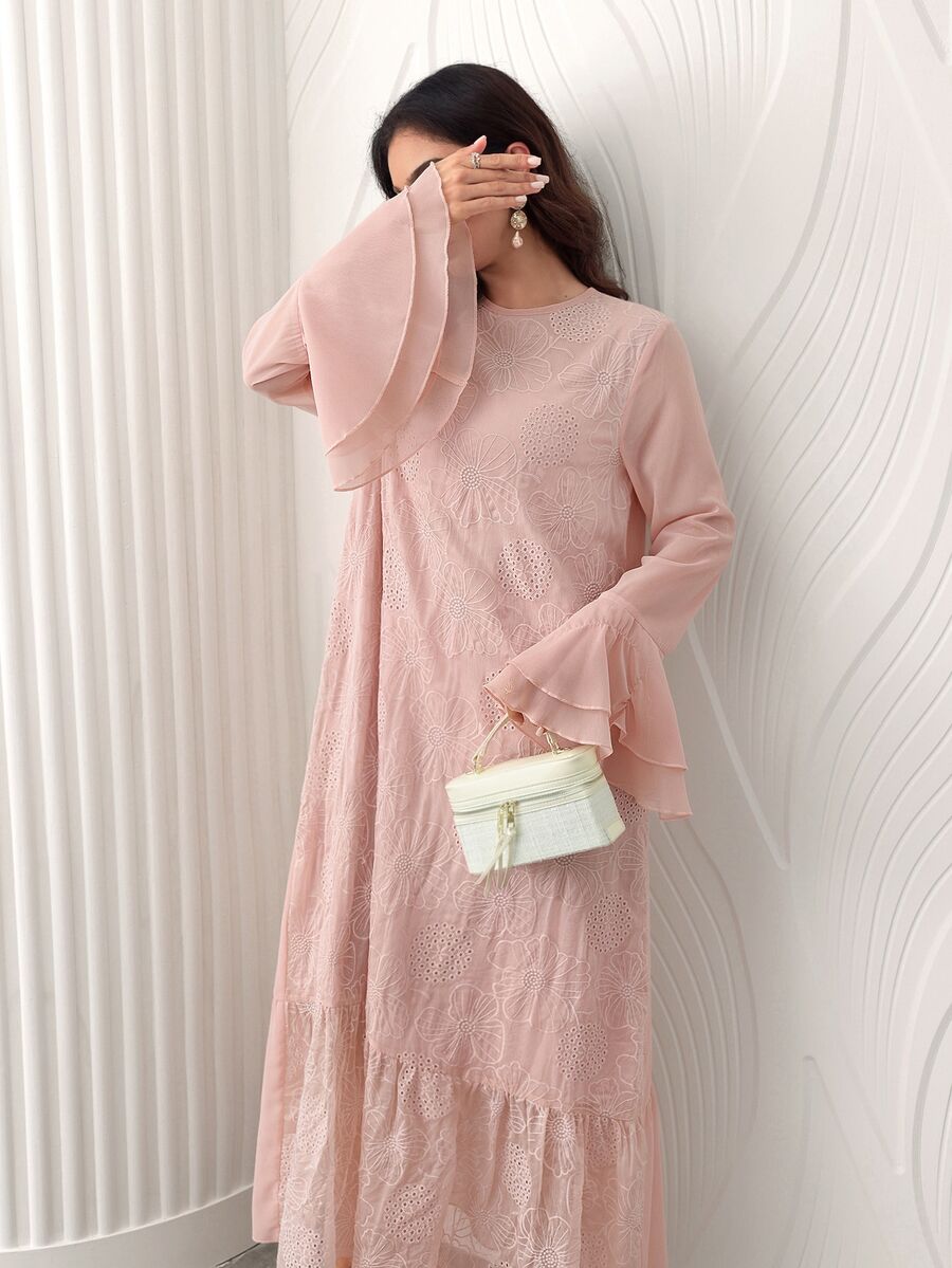 Yasmyna 粉色刺繡蕾絲長款雙層喇叭袖寬鬆休閒約會通勤優雅阿拉伯風洋裝