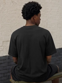 Manfinity Roghcode Camiseta de manga corta con cuello redondo y estampado de patrón de araña para hombre - Negro - Ver 5