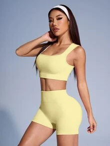 SHEIN Sovereign Charm Conjunto de top deportivo acanalado de unicolor y pantalones cortos para mujer - Amarillo claro - Ver 5
