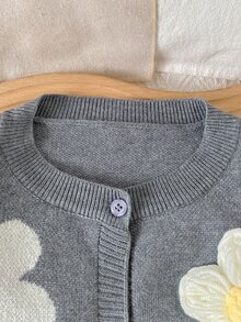 SHEIN 女童 3D 花卉刺繡單排扣長袖套頭毛衣與百褶迷你裙套裝 - 彩色 - 查看 5