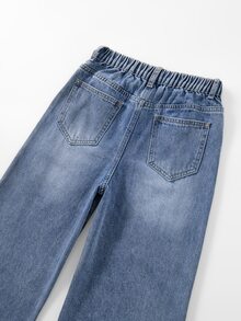 女童牛仔長褲，四季皆宜，柔軟棉質，休閒時尚百搭舒適，極簡風，鬆緊腰頭，經典五口袋款＋捲褲腳設計，寬鬆直筒寬腿版型，中藍色水洗牛仔長褲，適合日常穿著與度假 - 中等水洗藍 - 查看 7