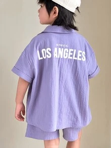 SHEIN 2 件套年轻男孩紫色可爱字母印花短袖上衣和纯色短袖衬衫和短裤套装，适合春夏季、派对 - 紫色 - 查看 2