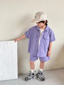 SHEIN 2 件套年轻男孩紫色可爱字母印花短袖上衣和纯色短袖衬衫和短裤套装，适合春夏季、派对 - 紫色 - 查看 4