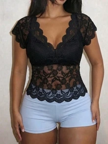 SHEIN SXY 女士黑色浪漫蕾丝无袖贝壳边简约优雅修身衬衫，大码弹力蕾丝面料，适合情人节、度假、情侣、外出、商务休闲、夏季、可爱、复古等各种场合，春夏皆宜。 - 黑色 - 查看 4