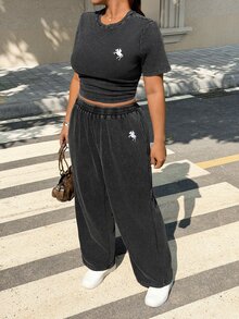 Muchica Plus Size Women's Spring/Summer Knight Embroidery T-Shirt And Pants 2 Pieces Set - Dark Grey - View 6