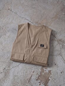 ESTAVOR Men's Casual Versatile Zip Pocket Vest Top For Daily Wear - Camel - View 2