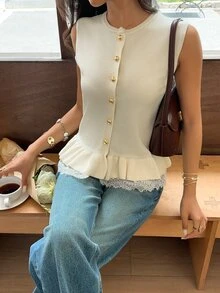 Serisse 女款蕾絲飾邊荷葉邊針織背心 早午餐穿搭 乳白色 秋季 法式優雅 - 米色 - 查看 4