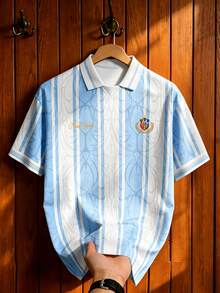 Aesthetic Post 美式復古字母徽章條紋 Polo 衫，夏季對比色領口寬鬆休閒棒球短袖上衣，中性休閒球衣上衣，男款圖案 T 恤，女款圖案 T 恤，男款時尚運動上衣，棒球/棒球用品 - 彩色 - 查看 5