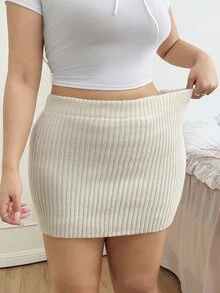 CovetEZ 大码女装秋冬时尚简约修身针织迷你裙，适合工作和通勤穿着。 - 米色 - 查看 9