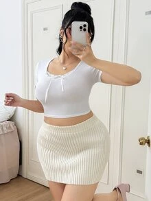 CovetEZ 大码女装秋冬时尚简约修身针织迷你裙，适合工作和通勤穿着。 - 米色 - 查看 3