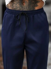 Manfinity Homme 男士舒適素色提花短袖襯衫與斜紋彈性腰長褲2件套，刺繡，休閒度假風，海軍藍 - 彩色 - 查看 8