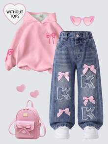 SHEIN 女童小號牛仔褲，四季新款，可愛休閒，復古中藍色丹寧水洗，彈性腰頭設計，前片破洞開衩漂白馬毛水洗效果，K字母貼布繡搭配粉色3D蝴蝶結，寬腿修身版型，時尚適合外出、派對等多種場合，四季新款女童牛仔褲 - 中等水洗藍 - 查看 4