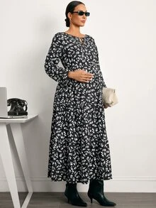 MaterniWear Maternity Casual Ditsy Floral Dress For Autumn - Black and White - View 7