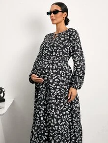 MaterniWear Maternity Casual Ditsy Floral Dress For Autumn - Black and White - View 2