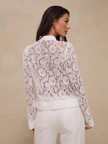 Glamine Chaqueta corta de encaje vintage color crema para mujer, top de malla transparente con cuello alto, botones de perla y manga larga, estilo francés elegante floral que estiliza la figura para boda - Blanco - Ver 3