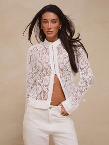 Glamine Chaqueta corta de encaje vintage color crema para mujer, top de malla transparente con cuello alto, botones de perla y manga larga, estilo francés elegante floral que estiliza la figura para boda - Blanco - Ver 4