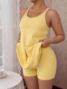 CovetEZ 女款素色無袖吊帶裙附內建短褲，休閒日常穿搭，大尺碼可選，女款吊帶裙，淺黃色女款吊帶裙 - 淡黃色 - 查看 1