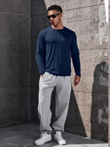 Manfinity Homme Kaos Pria Ukuran Besar Musim Gugur & Musim Dingin, Warna Biru Tua, Hadiah Bertema Milenium yang Sempurna untuk Halloween & Natal - Royal Blue - View 8