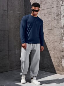 Manfinity Homme Kaos Pria Ukuran Besar Musim Gugur & Musim Dingin, Warna Biru Tua, Hadiah Bertema Milenium yang Sempurna untuk Halloween & Natal - Royal Blue - View 5