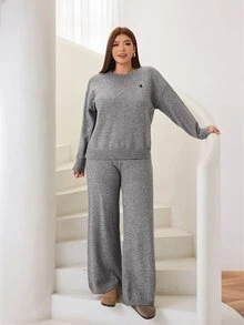 Solflare 大尺碼女款圓領落肩長袖針織毛衣與針織長褲休閒套裝 - 灰色 - 查看 6
