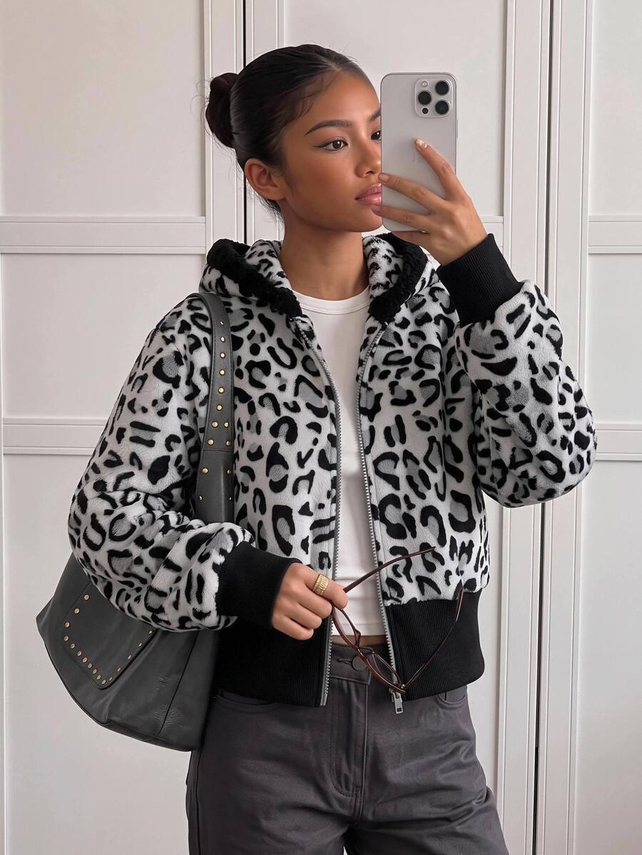 SHEIN Tween Girls' Streetwear/Y2K Style Comfortable Leopard Print Fuzzy Hooded Zip-Up Jacket, Colorblock Plush Short Jacket, Long Sleeve - Grey - View 1