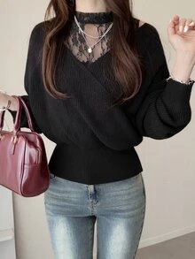 FRIFUL Atasan Wanita Model 2-in-1 Gaya Korea Baru untuk Awal Musim Gugur dengan Detail Renda Kontras di Leher dan Bahu Berongga, Model Lucu. - Hitam - View 5