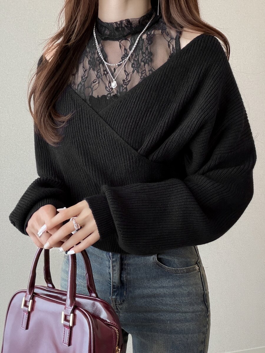 FRIFUL Atasan Wanita Model 2-in-1 Gaya Korea Baru untuk Awal Musim Gugur dengan Detail Renda Kontras di Leher dan Bahu Berongga, Model Lucu. - Hitam - View 1