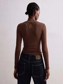 ATUI Studio Cross Wrapped Fake Gray Long Sleeved Top, Square Neckline, Minimalist Daily Commuting T-Shirt - Coffee Brown - View 2