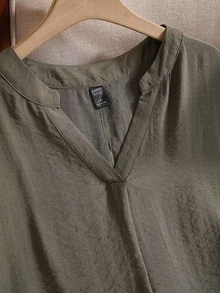 Rusticease 大码V领蝙蝠袖短袖纯色休闲衬衫，夏季，度假女装，度假，波西米亚风女装，春季 - 軍綠色 - 查看 4