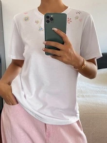 DAZY 女款蝴蝶印花圓領短袖休閒可愛T恤，白色夏季日常穿搭 - 白色 - 查看 2
