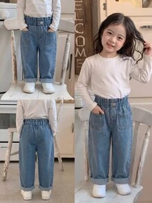 SHEIN Genkimix Kids 女嬰軟棉寬鬆牛仔褲，彈性腰頭，前口袋，捲邊褲腳，寬鬆版型，水藍色水洗牛仔褲，畢業季夏季休閒 - 藍色 - 查看 2