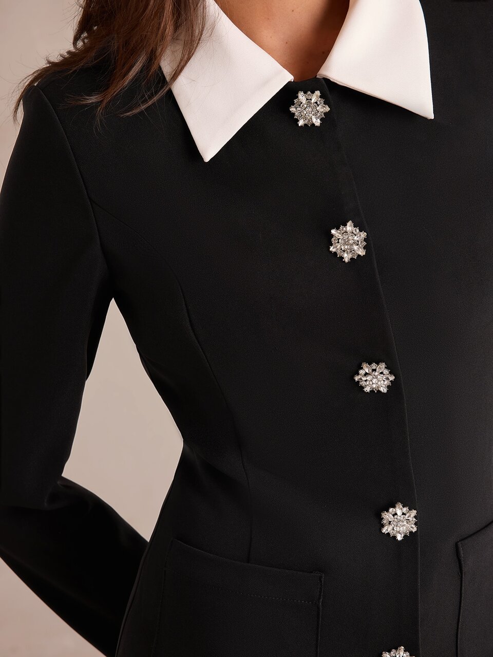 Enchnt Premium Pre-Fall Vestido Elegante Romántico para Mujer con Bloques de Color Negro y Blanco, Botones con Strass, Vestido Casual, Atuendo para Festival, Ropa de Lujo Formal