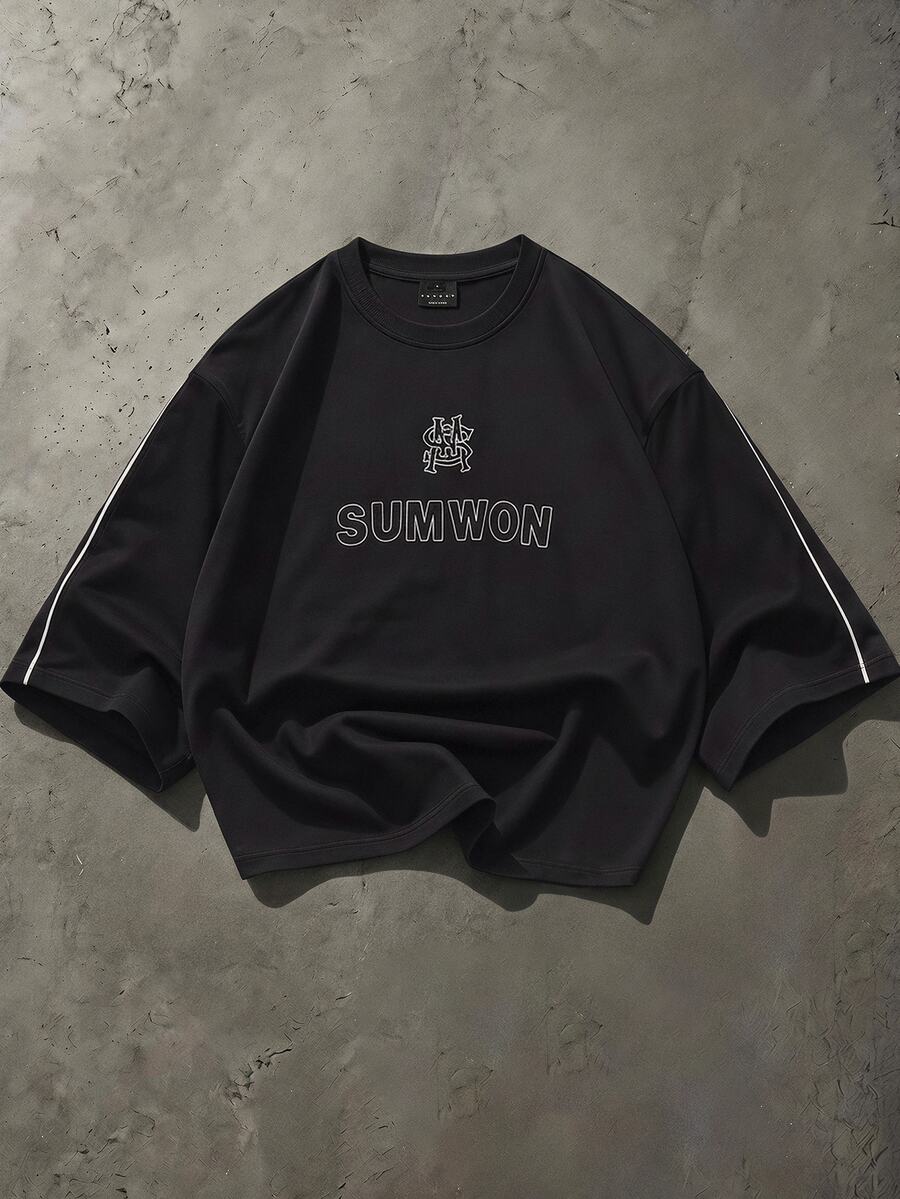 SUMWON Boxy Crop Crew Neck Tee With Contrast Piping Detail And Embroidered Logo Print For Casual Street Style - Black - View 1
