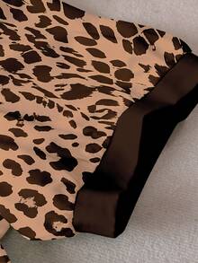 EMERY ROSE Plus Size Beige Base Leopard Print Contrast Brown Trim Notched V Neck Puff Short Sleeve Loose Lightweight Vintage Blouse Women Summer Daily Casual Top - Multicolor - View 4