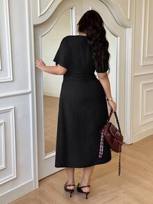 GalTyme Gaun Ukuran Besar Elegan untuk Musim Panas, Cocok untuk Bepergian, Warna Polos, dan Mempertegas Pinggang - Hitam - View 2