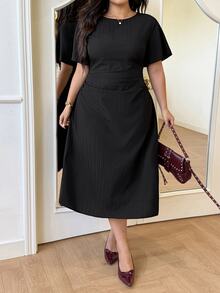 GalTyme Gaun Ukuran Besar Elegan untuk Musim Panas, Cocok untuk Bepergian, Warna Polos, dan Mempertegas Pinggang - Hitam - View 1