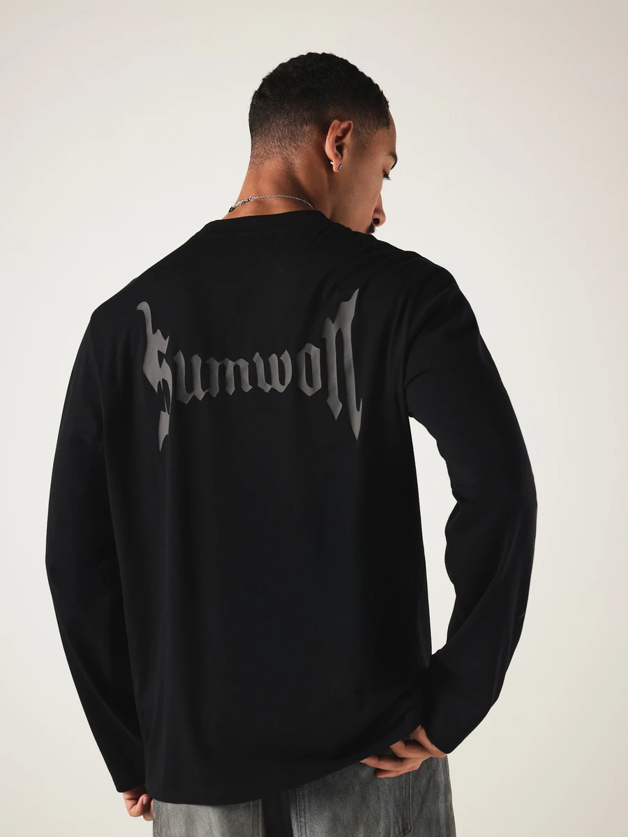 SUMWON Gothic Logo Back Print Long Sleeve Crew Neck Oversized Tee With Sleeve Graphic Fall Winter Essential - Black - View 1