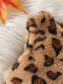 SHEIN Chaqueta casual cómoda de forro polar de doble cara con estampado de leopardo para niñas bebé, otoño - Multicolor - Ver 5
