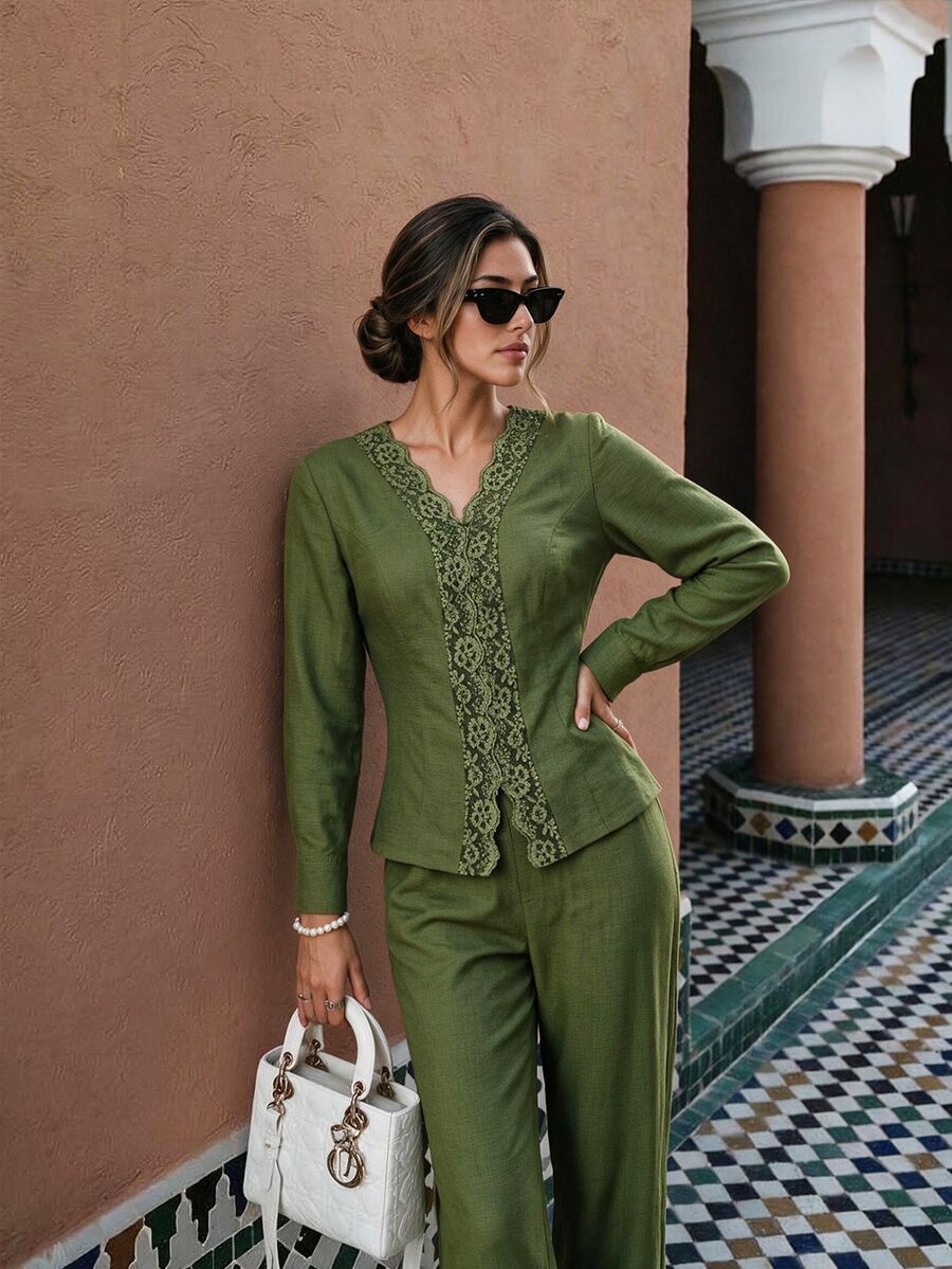 Flora Isola Flora Isola Set Blus dan Celana dengan Hiasan Renda Guipure - Hijau Tentara - View 1