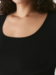 YARNWELL 女款方領長袖上衣－柔軟彈性修身T恤，適合辦公、工作與休閒出遊的秋季日常必備 - 黑色 - 查看 6