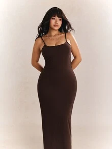 CovetEZ 大码女式纯色修身长款吊带连衣裙 - 咖啡棕 - 查看 1