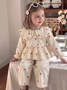 SHEIN Playful Pals 女嬰休閒可愛 Daddy's Girl 大學風翻領長袖上衣與長褲套裝，家庭拍照穿搭，紅白色，秋季 - 杏色 - 查看 2